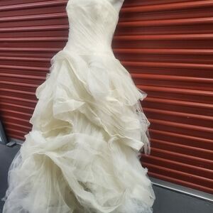 VERA WANG Bridal Giselle LUXE IVORY TULLE Strapless BALL GOWN Size 8 10 Wedding